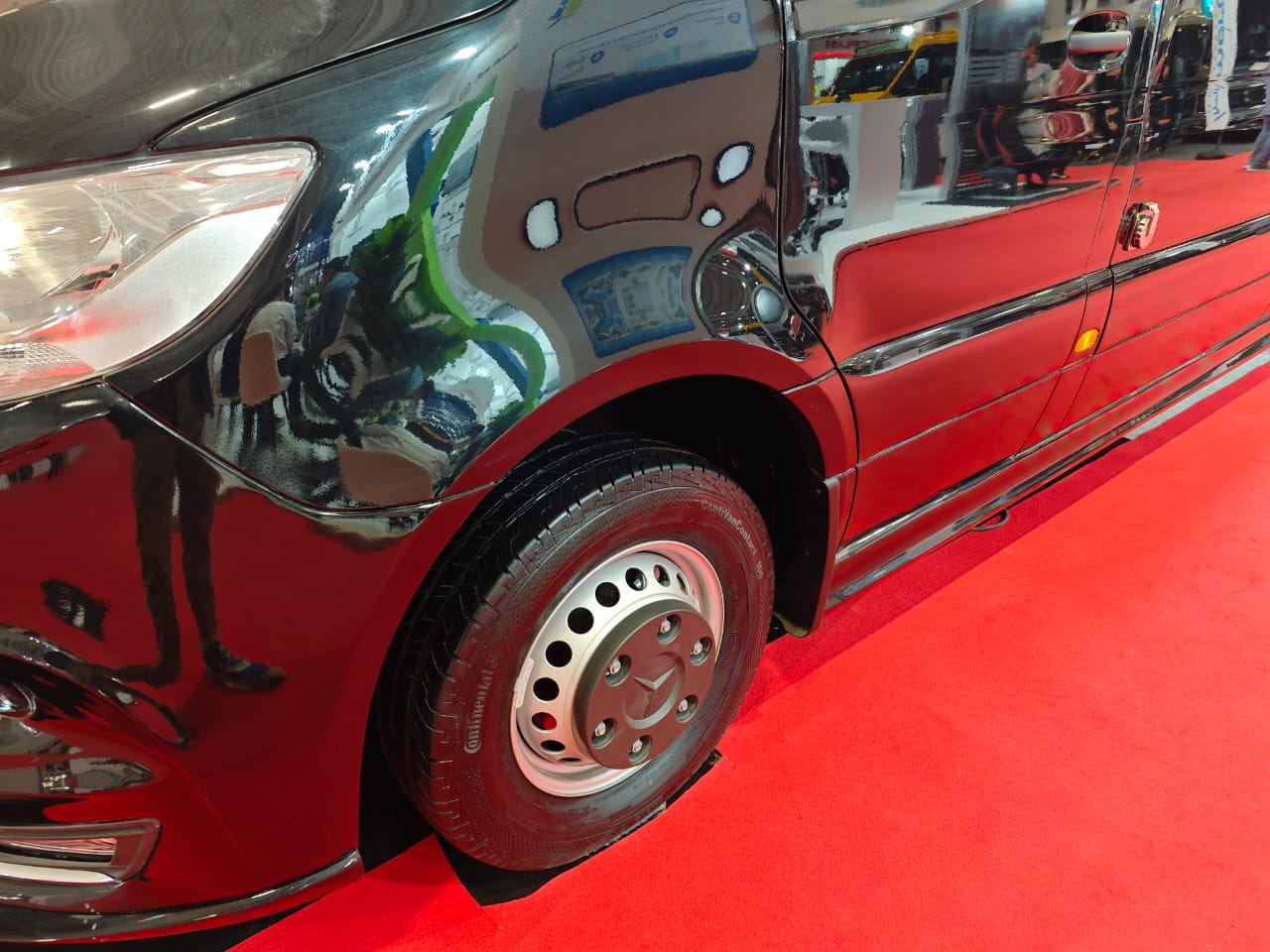 Side Chrome Trim